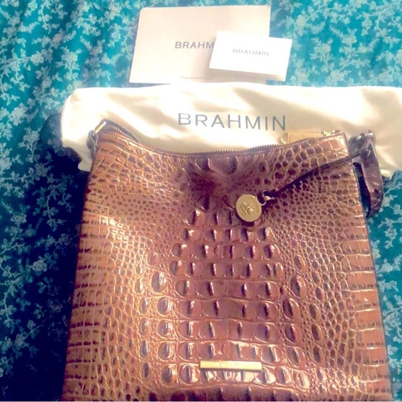 Like new Brahmin crossbody❌SOLD❌ - Picture 1 of 5
